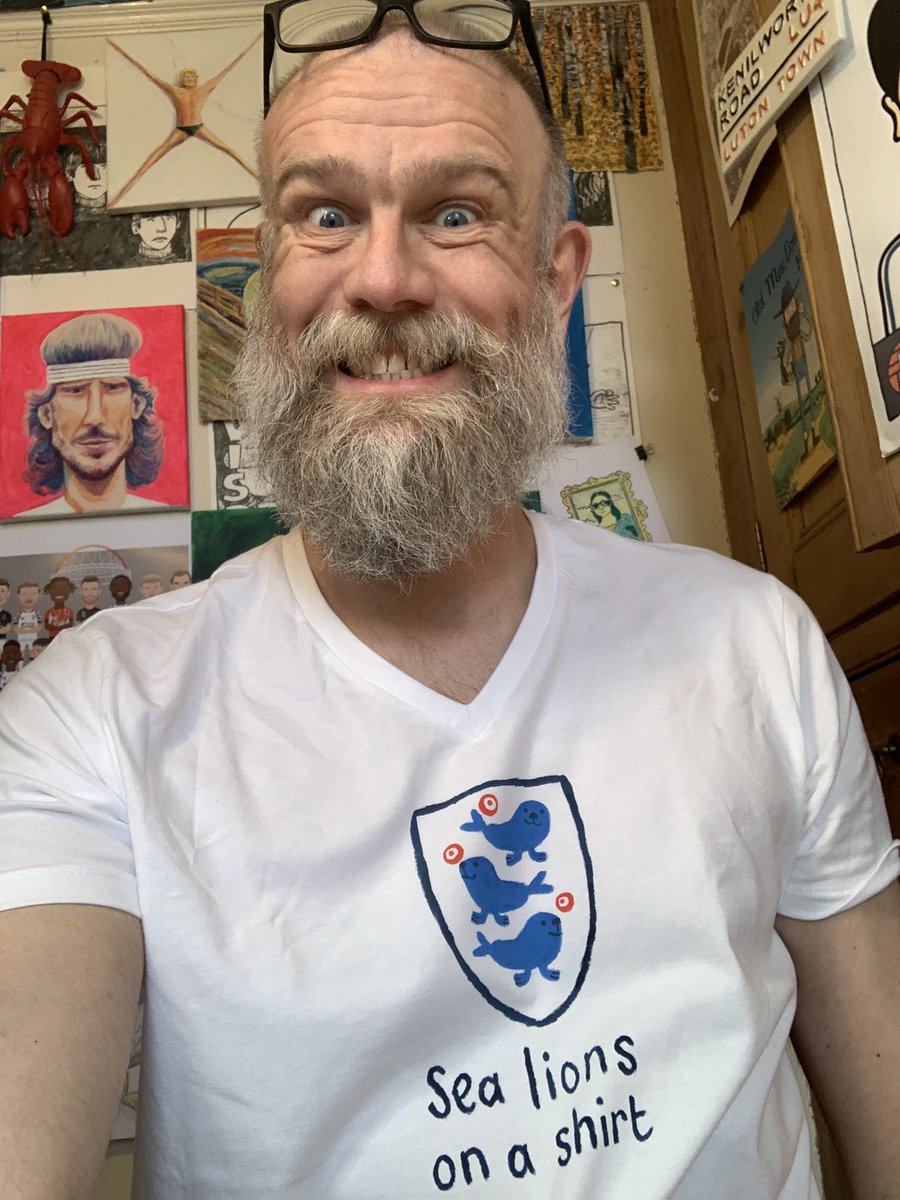 OFalafel's tweet photo. Got the fabric paints out again https://t.co/6Z0mmRoVg1