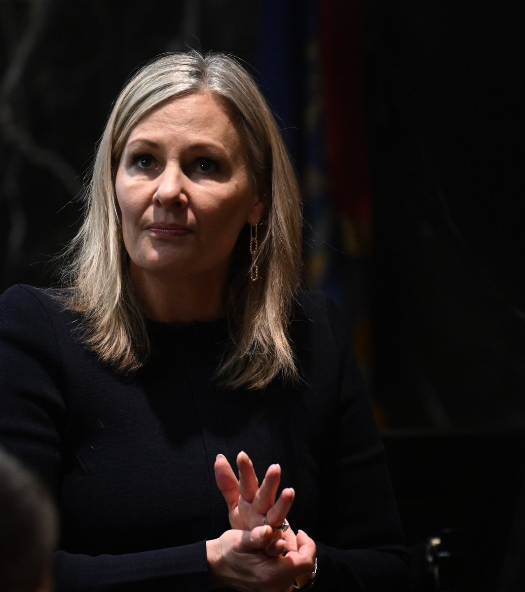 The cases against the Crumbleys—the first parents of a school shooter ever charged with homicide—only happened because one woman did what she was told she couldn't do.

And when she did, threats of rape and murder soon began. They never stopped. Neither did she.

A thread: