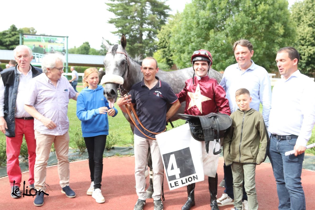 coursesdulion's tweet photo. @AugustinMadamet Course 4️⃣ - PRIX HENRI DE BARMON - (Cross-country)

🥇 GOLDEN DAWN

Propriétaire : L. Glemin / Écurie JAB / L. Josse
Jockey : C. Lefebvre
Entraîneur : @GregoireLeende1 
Éleveurs : Mme H. Devin https://t.co/MQjq5kPgfi