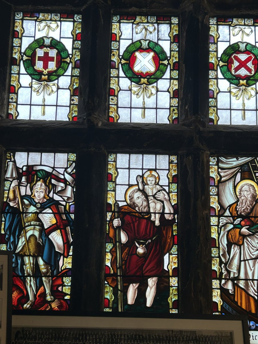 I love these windows at Netherthorpe School. It was great spending time looking around this amazing school. <a href="/NetherthorpeSch/">Netherthorpe School</a> <a href="/HelenMcVicar/">Mrs H McVicar</a>