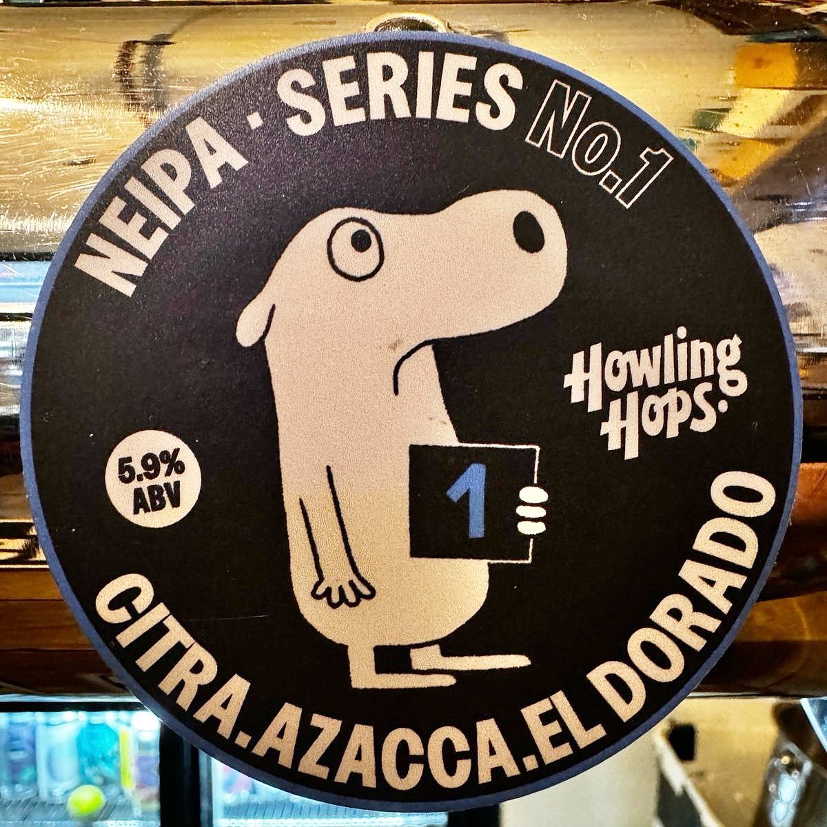 CraftTooting's tweet image. Along with the rebrand, we also have #HowlingHops 1st in a NEW series of #NEIPA and it’s on Tap now! 🍺😀 Hopped w/ Citra, Azacca &amp;amp; El Dorado it’s a juicy one alright 🤤 Come nab a pint @ #Craft #Tooting #Craftbeer #Bar &amp;amp; #BottleShop open late! #BroadwayMarket #TootingBroadway