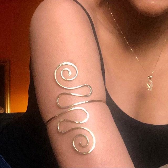 pYSLrada's tweet photo. my dream accessory forever https://t.co/RaCgLSZ44q