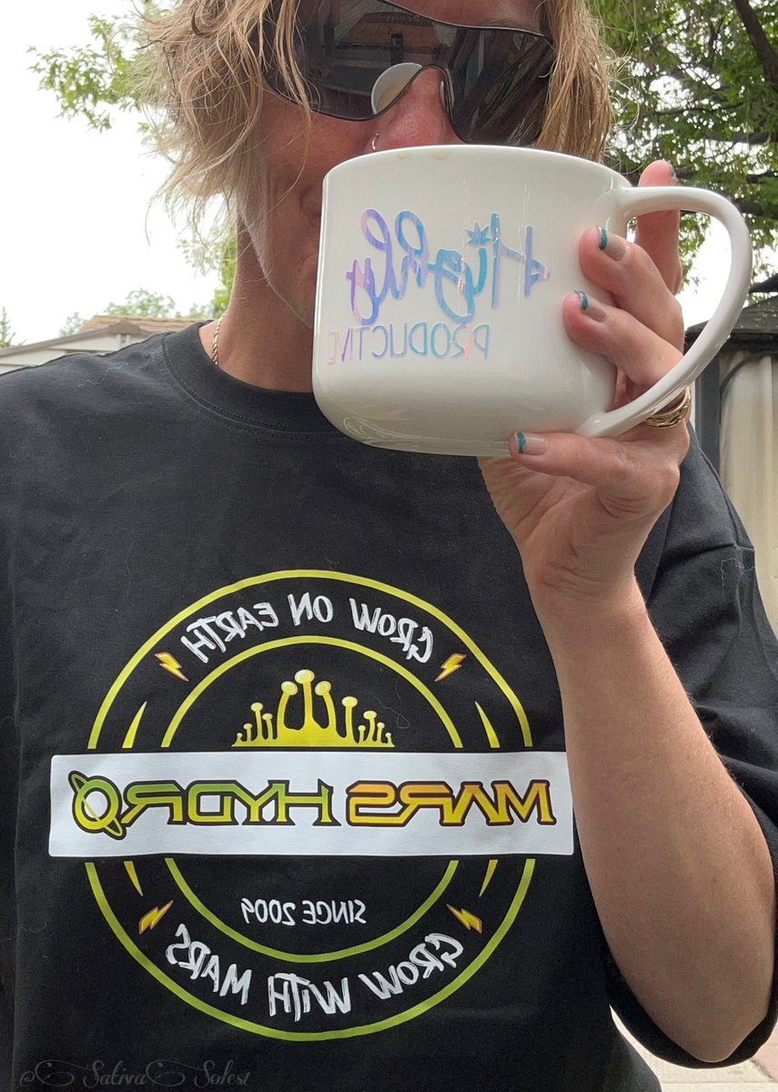 sativasoles1's tweet photo. She’s all MARS HYDRO baby🤟 🌱🌿🪴
Grow on Earth🌎Grow with MARS🌎
#ItIsOn💪 #StonerFam #CannaLand
#HighlyProductive #LegalizeIt #ItsAPlant #IGrowMyMeds @MarsHydroLight #Growmies #CannabisCommunity #PlantMama #ImaMakeYouSmile😬 https://t.co/lfLB6tA4ME
