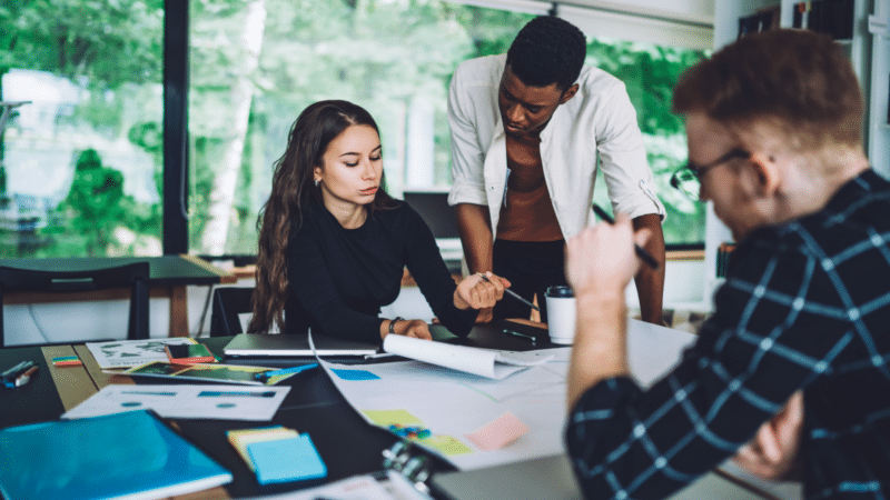 martechismktg's tweet photo. Why B2B marketers get their signals crossed via @sgillum https://t.co/kfYhk6Rt5E https://t.co/Yq69ccv83B