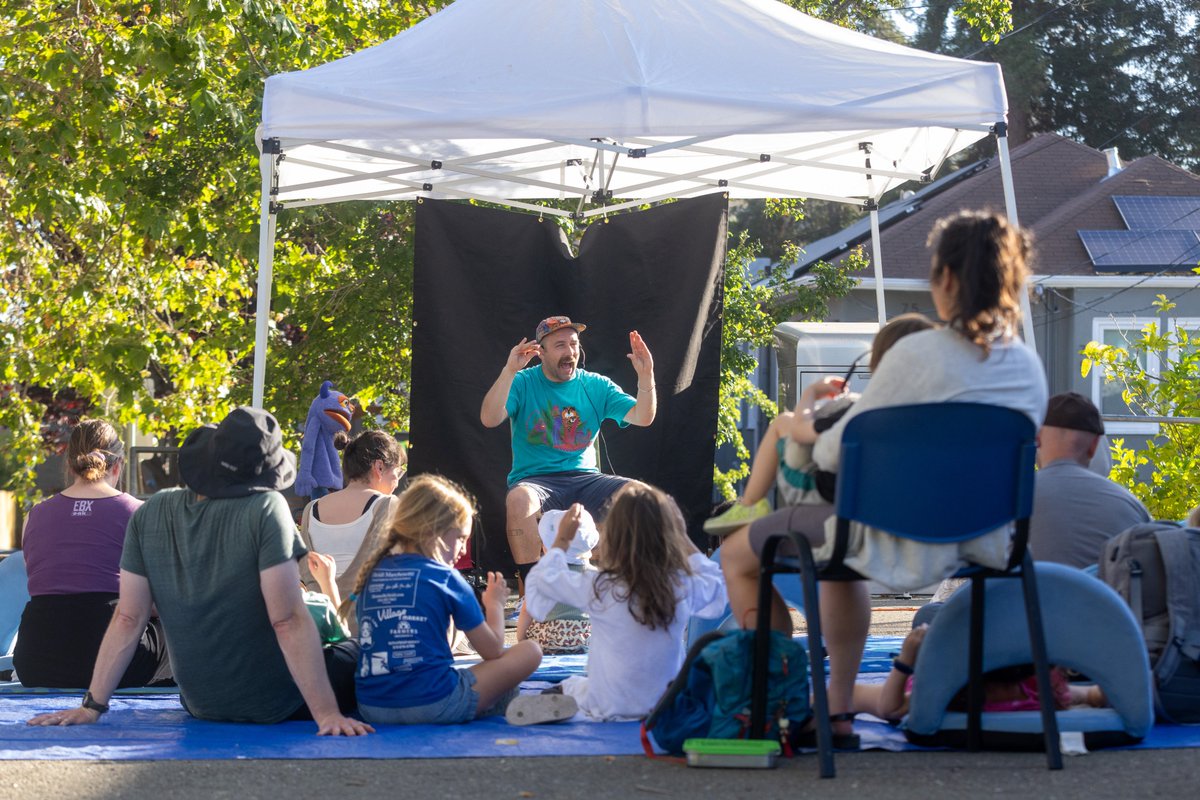 oaklibrary's tweet photo. Oakland-based speech therapist, Mr. Elephant, absolutely captivated the audience at the Piedmont Ave. branch! #OPLSummer https://t.co/UVUlYRffjt