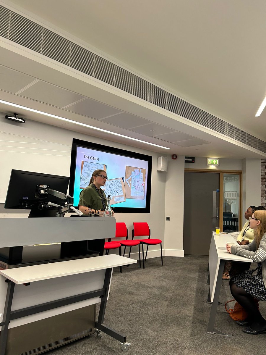 They were immediately followed by back to back presentations by Kate, on “escaping the surgical intimidation game” and a theme spotting game to replace the traditional “chunk and check” method in undergraduate surgical teaching.