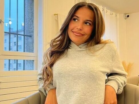 🔴 Poupette Kenza reste en prison 

Le juge des libertés a ordonné ce jeudi le placement en détention provisoire de l'influenceuse mise en examen pour tentative d’extorsion en bande organisée et association de malfaiteurs
➡️ l.leparisien.fr/5IM3