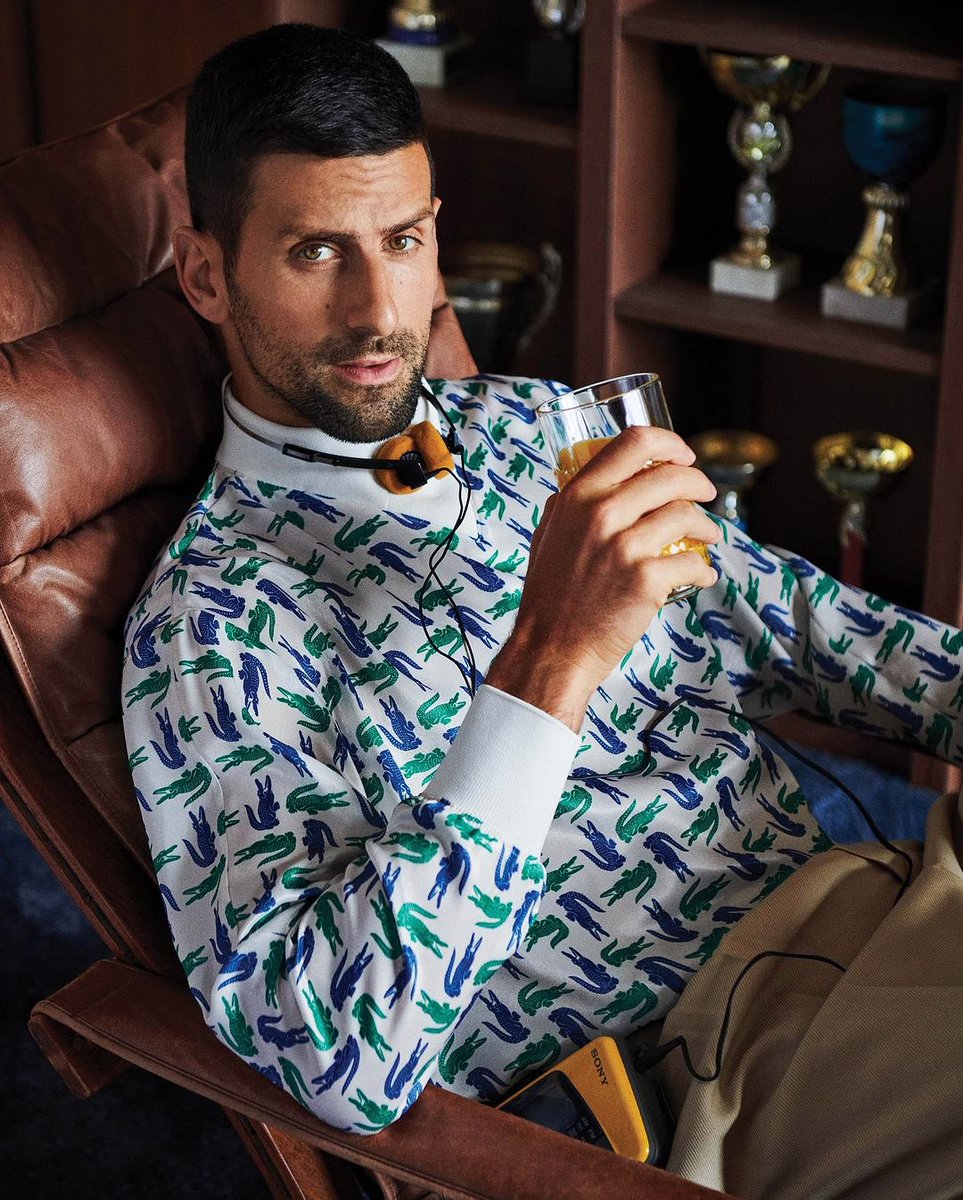 UniversTennis's tweet photo. « 𝗟𝗘 𝗣𝗟𝗨𝗦 𝗚𝗥𝗔𝗡𝗗 𝗗𝗘 𝗧𝗢𝗨𝗦 𝗟𝗘𝗦 𝗧𝗘𝗠𝗣𝗦 »

Novak Djokovic en couverture de Vogue Adria. 📸🇷🇸 https://t.co/66fNRdrHcb