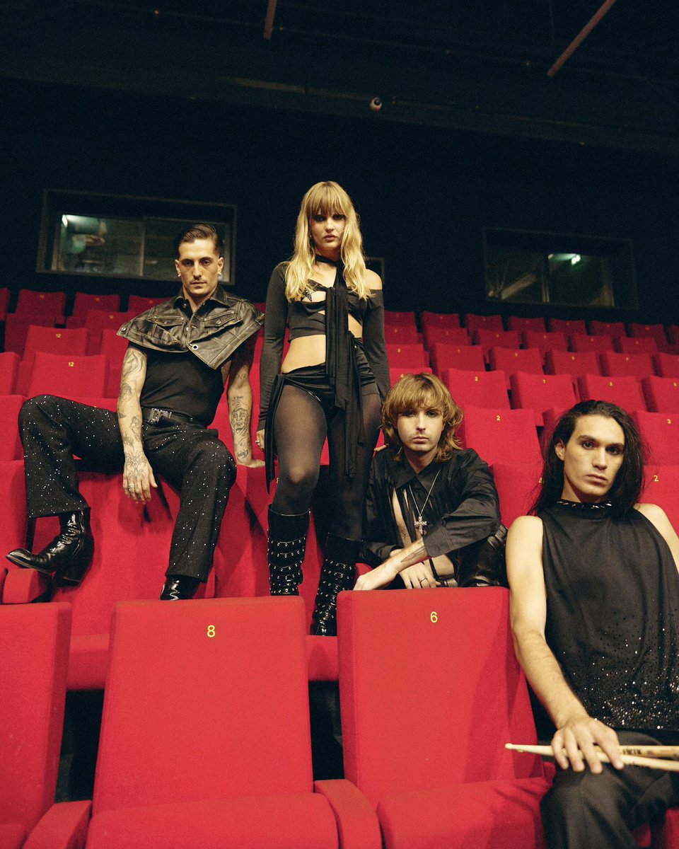 Yesterday we hit up the south of France at Les Déferlantes Festival 🌟🇫🇷 You guys really know how to bring the hype 🫶 Au revoir, France!! LY, see u again in August 💋