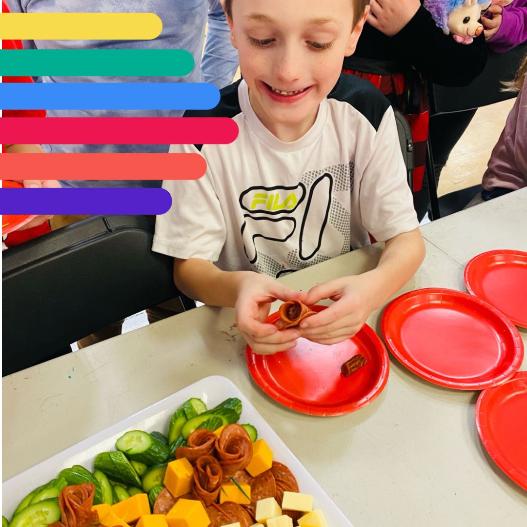 BGCStrathcona's tweet image. Full hearts and full bellies, courtesy of @PC_Charity 
Funds from PC go straight to meals and snacks for children and youth in BGC Strathcona County! We&apos;re eternally grateful for your support. If our members didn&apos;t have their mouths full, we know they&apos;d say the same!
