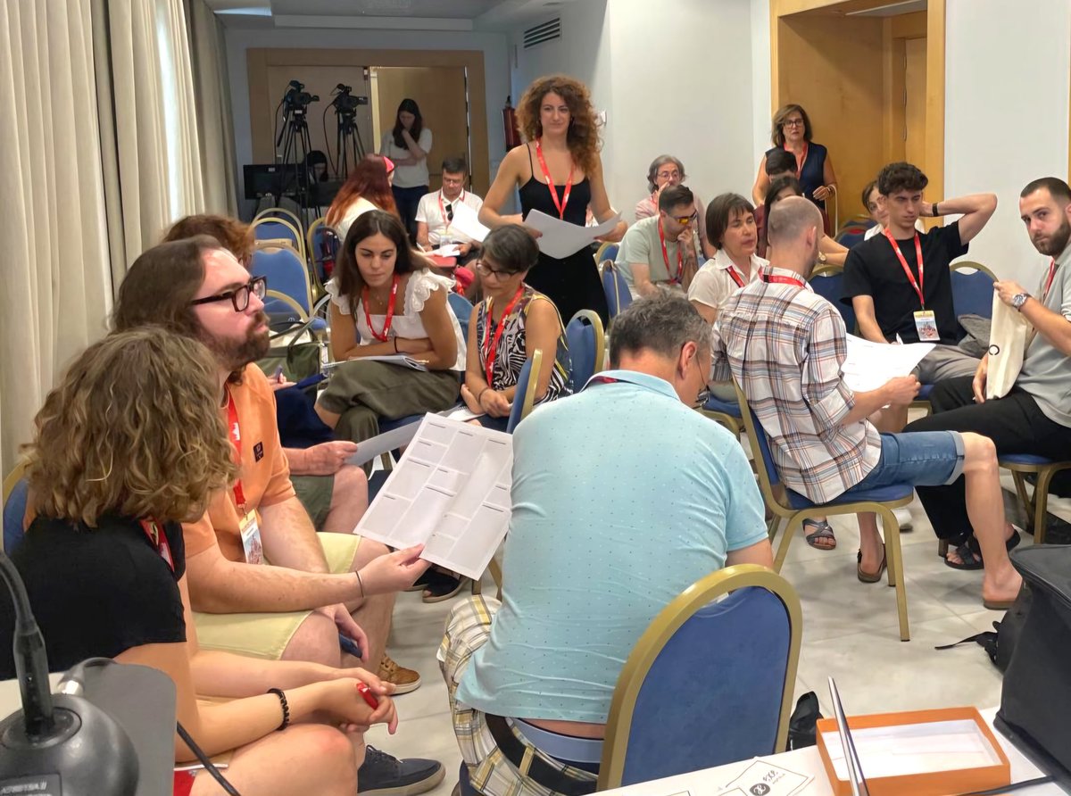 UdcVet's tweet photo. La mañana se ha completado con una charla y taller práctico muy interesante, sobre las actividades lúdicas para la divulgación, a cargo de @tgalgar y @RocioDeIriarte, expertas en divulgacion del @mncn_csic ✨️

#CursoVeranoUCM #RetosDivulgaciónUCM https://t.co/59BtxO8yvc