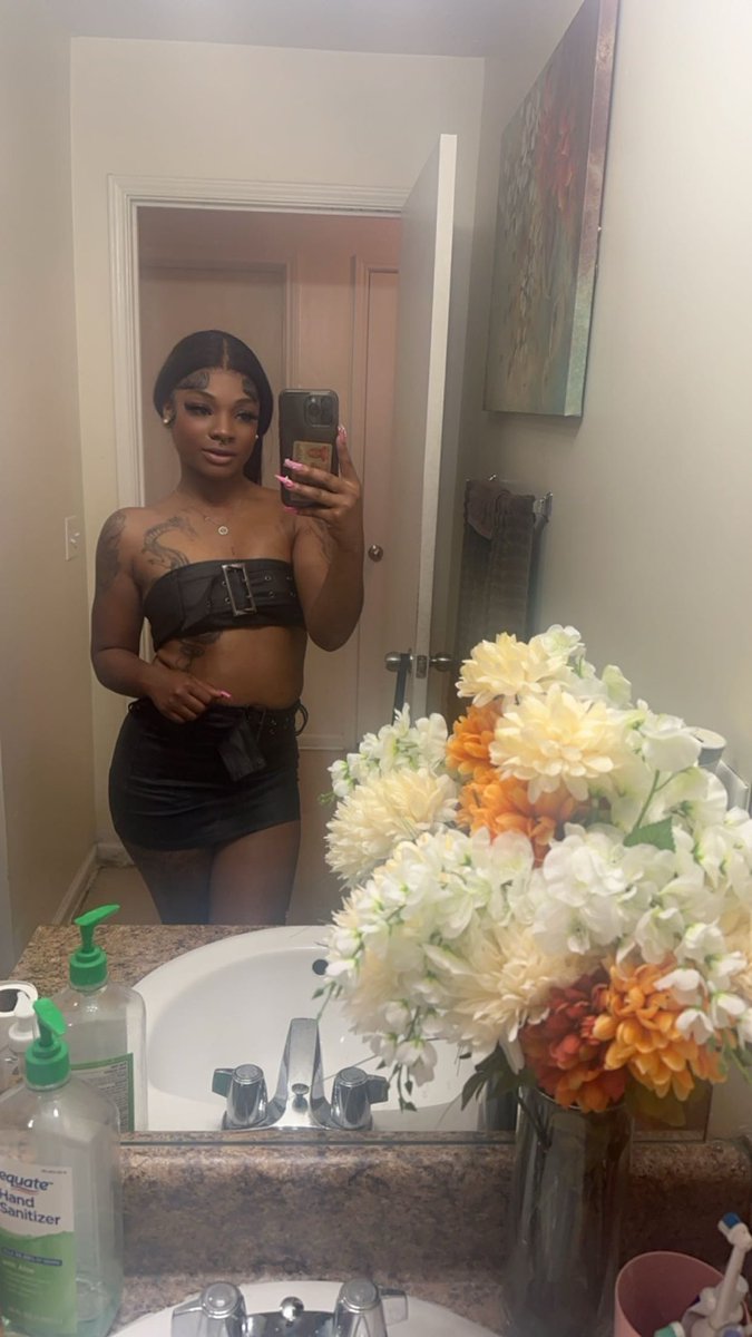 Q U E E N 👑. tweet media