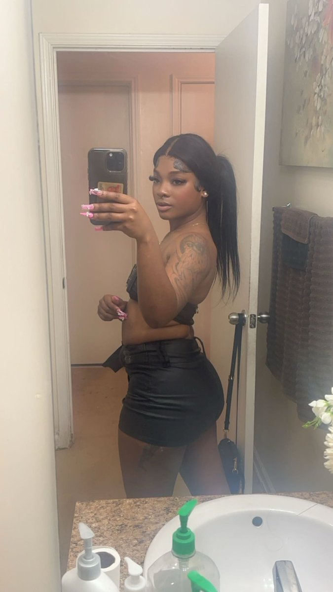 Q U E E N 👑. tweet media