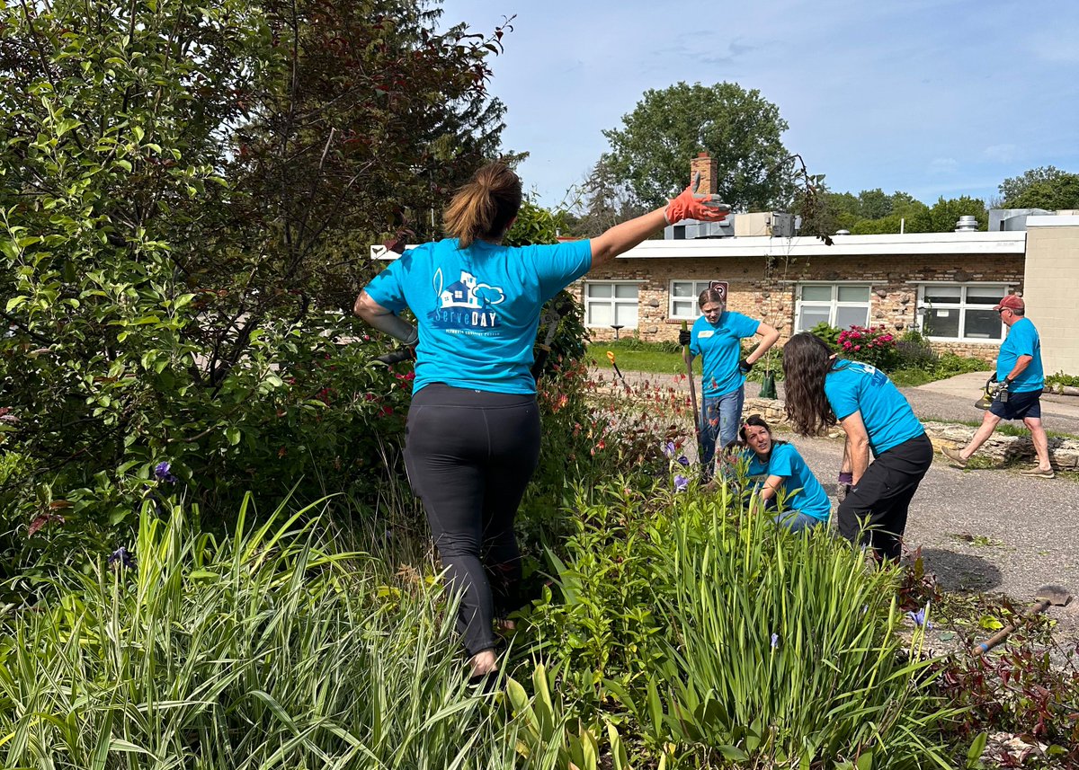 MissionsIncProg's tweet photo. Volunteers Bring Life to Our Gardens!

A huge thank you to all our volunteers—you're the heart of our community! #CommunityHeroes #GardenMagic #VolunteerAppreciation #HealingSpaces https://t.co/XJ6PUZXBkc