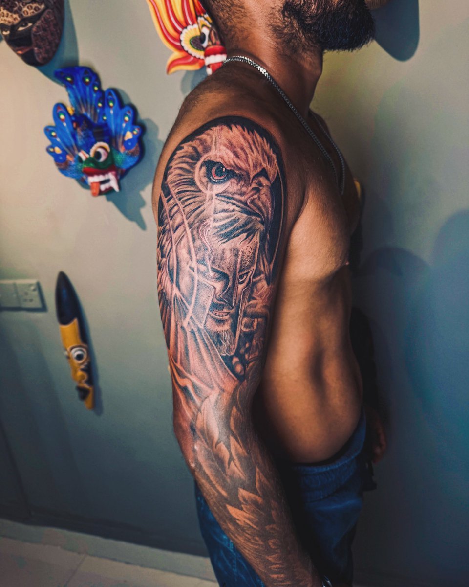 thisis_singhe's tweet photo. Witness the resilience of the eagle, a true inspiration to never give up! 🦅🥷🏼

#eagletattoo #spartantattoo #inked #sixth #inspiration #mindset #attitude #strength #tattoostyle #lifestyle #journeyoflife #resillience #doneanddusted https://t.co/xOnxhIrEAV