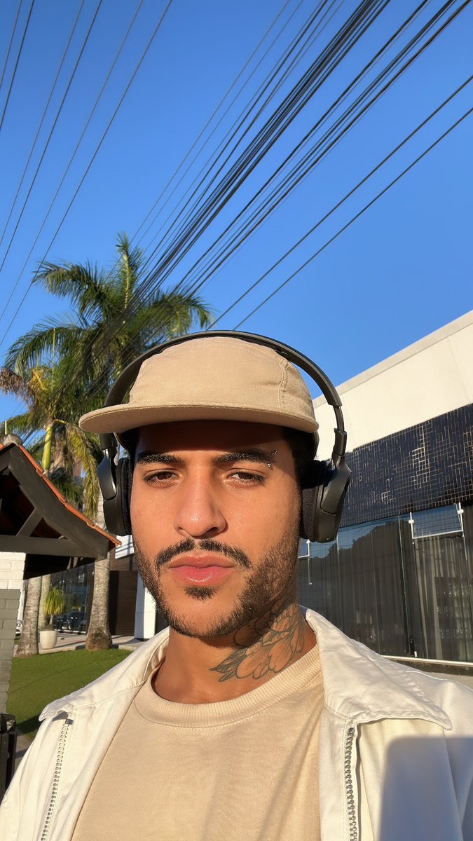🎧