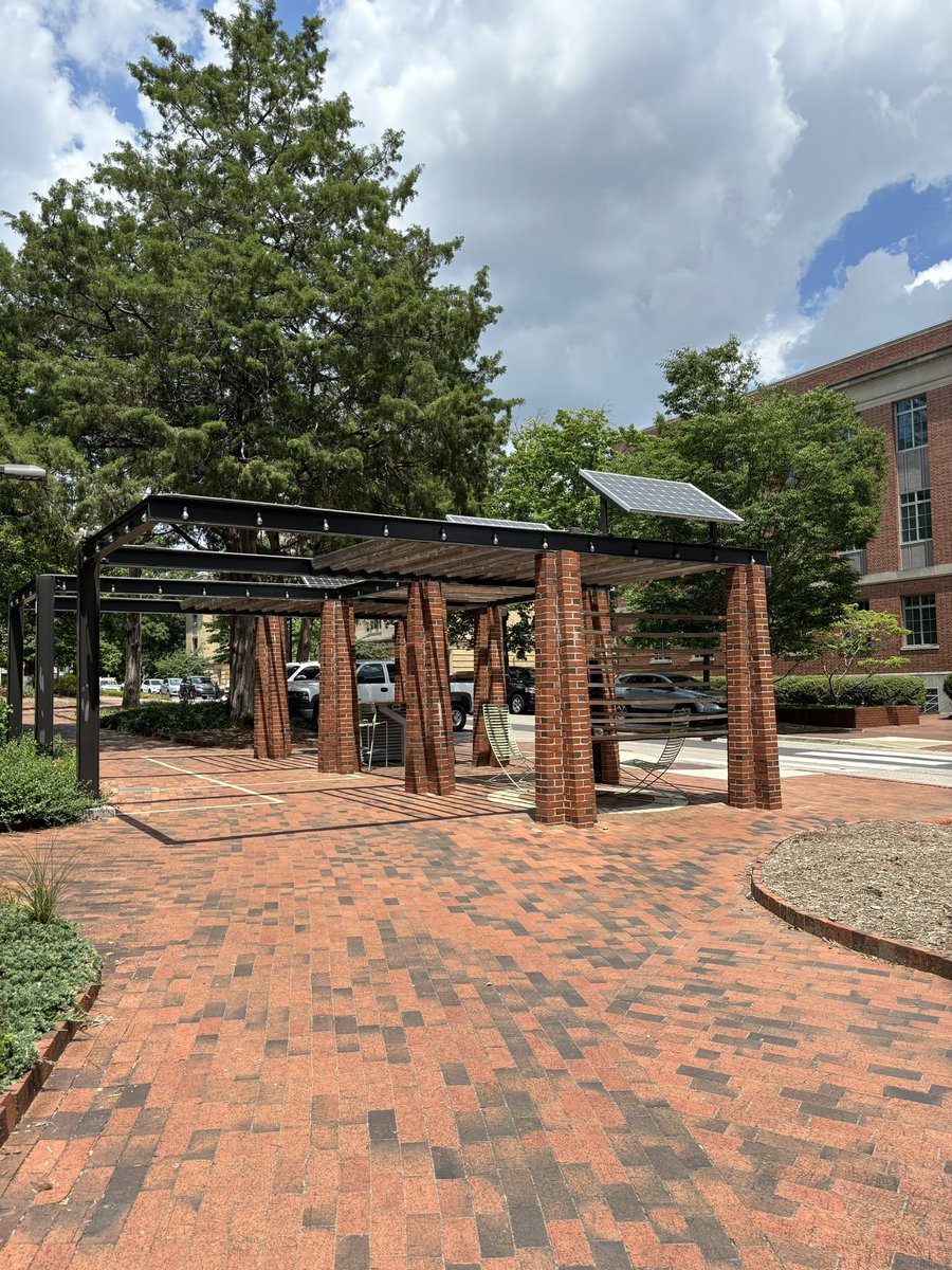 NCStateStart's tweet photo. Here’s another Summer Study Spot! This week we’re headed to NC State Solar Space, a great place to charge your devices with solar power and get some work done outside. It’s located in the Gardner Aboretum and it has plenty of shade. 🔌 🔋 📖 https://t.co/UdrOMbuG6P
