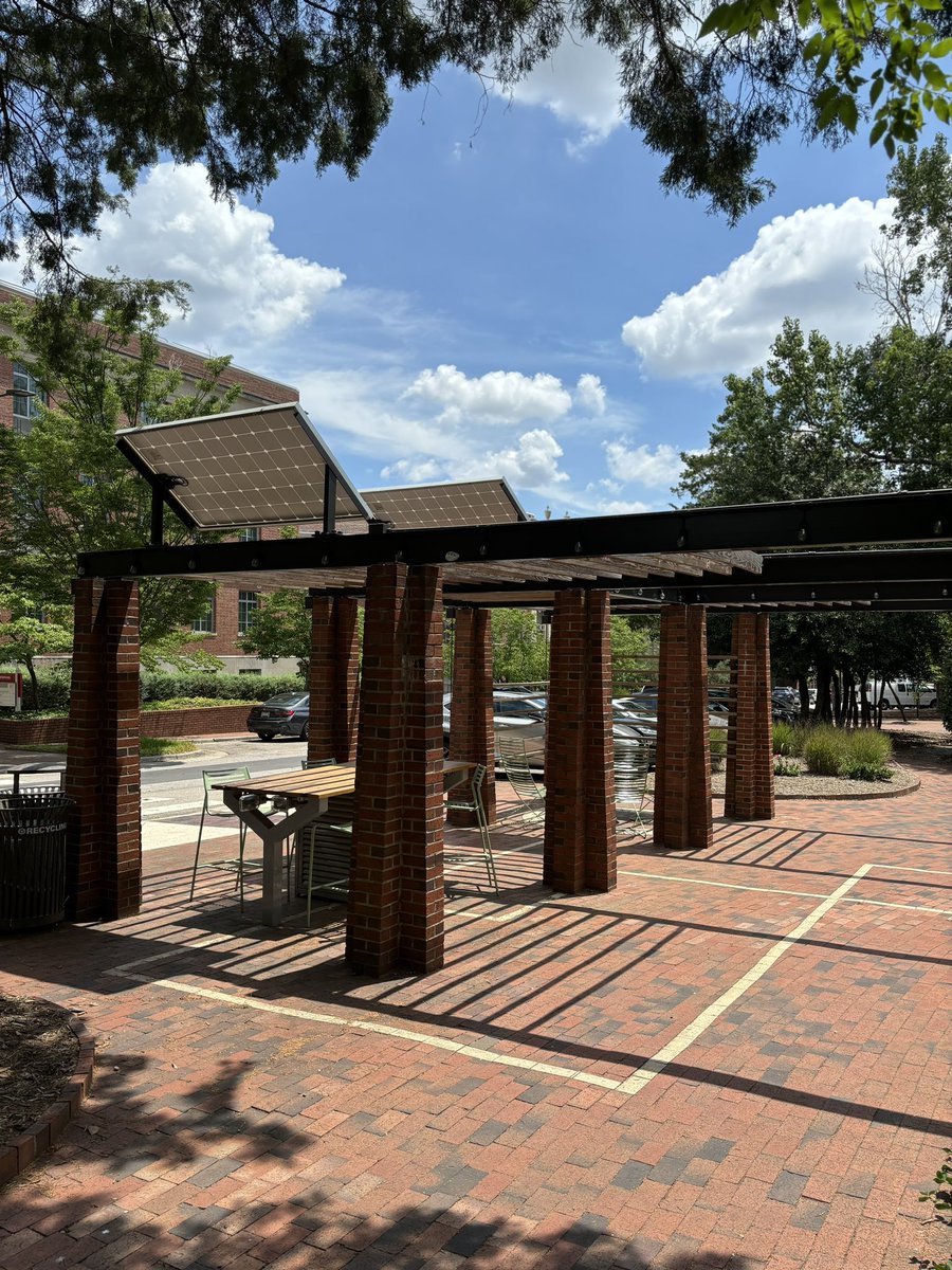 NCStateStart's tweet photo. Here’s another Summer Study Spot! This week we’re headed to NC State Solar Space, a great place to charge your devices with solar power and get some work done outside. It’s located in the Gardner Aboretum and it has plenty of shade. 🔌 🔋 📖 https://t.co/UdrOMbuG6P
