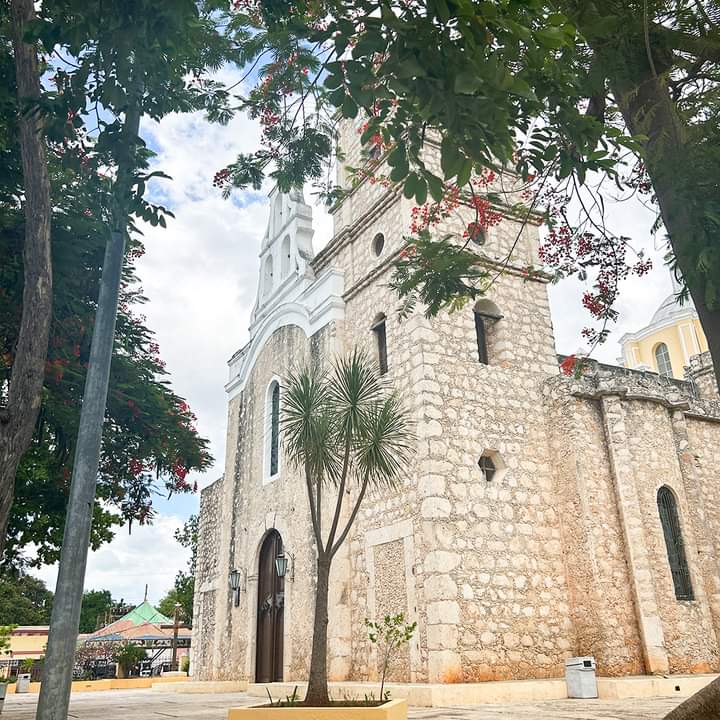YucatanToday's tweet photo. ESTE BARRIO ES UNO DE LOS MÁS ANTIGUOS DE MÉRIDA 👇
👉 Su nombre es San Sebastián y es parte del nuevo Barrio Mágico de Mérida.
⭐ Aquí encontrarás: panuchos frente al parque y el campo de softbol.
📷 Arianne Osalde
#BarrioSanSebastian #BarriosMagicos #Merida #VisitMerida https://t.co/vpooOQAHZ9