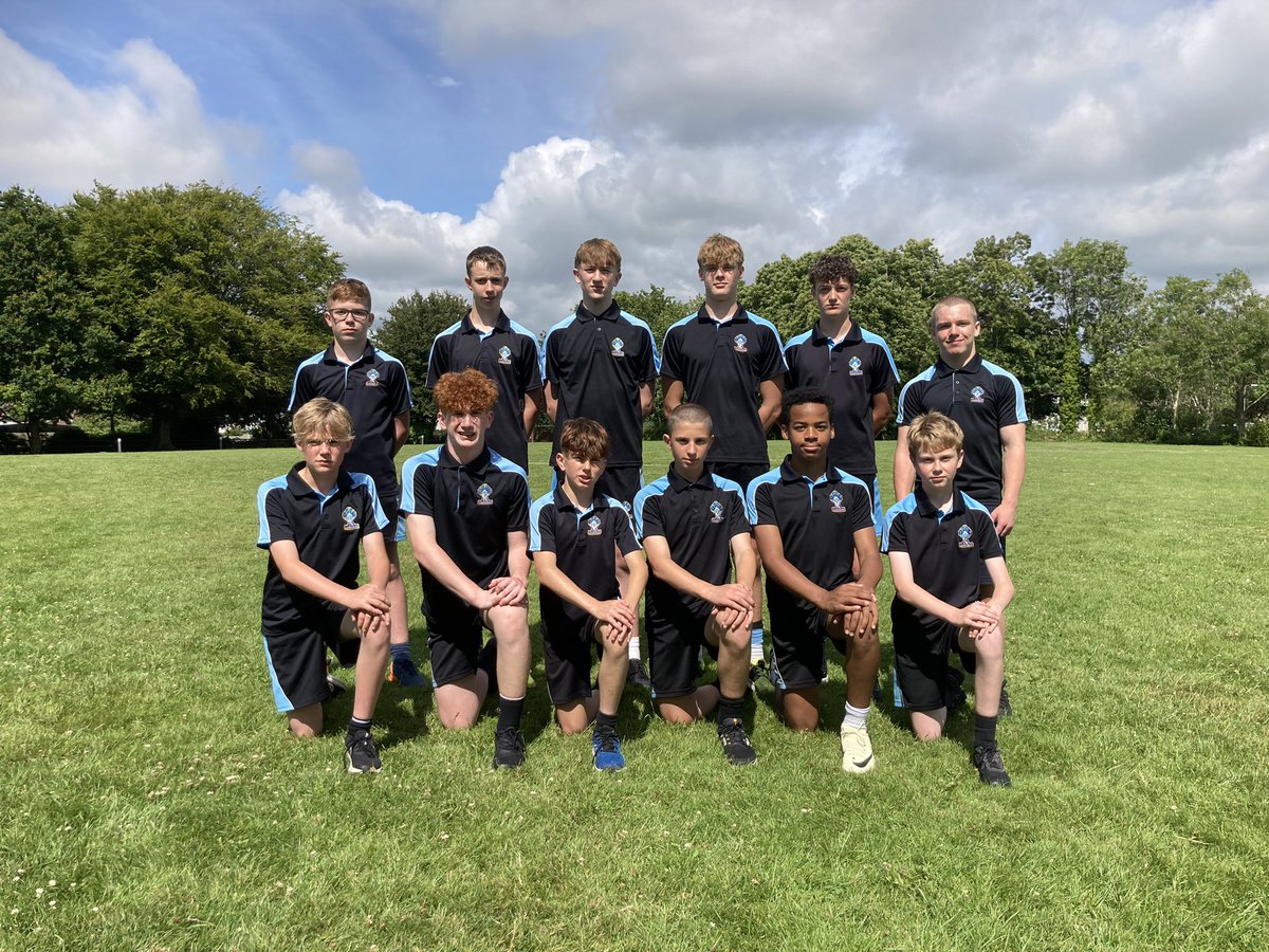 A lovely afternoon in the company of the YR9 boys as we traveled down to face Brynteg in a friendly T20 Cricket fixture.

Brynteg = 120 runs for 5 wickets
Llangynwyd = 94 runs all out

Batting:
⭐️JJCrump 3️⃣1️⃣ 

Bowling + Wickets:
⭐️OEvans 2️⃣ wickets for 22runs

🏏🏏 TîmLlan 🔵⚫️