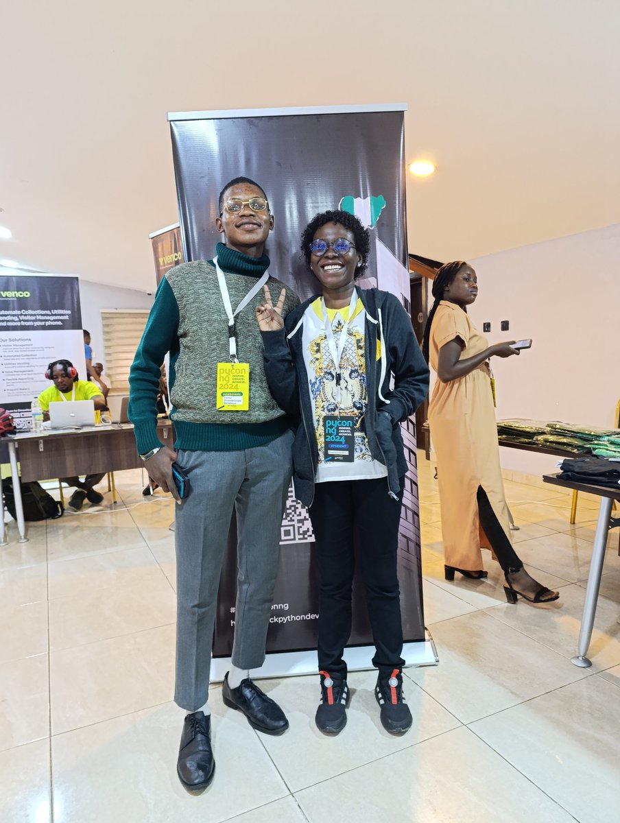 sophiairoegbu_'s tweet image. Fun moments at #PyConNG2024 

Met Christian and Victor! 🔥 Excited for Victor&apos;s talk tomorrow.