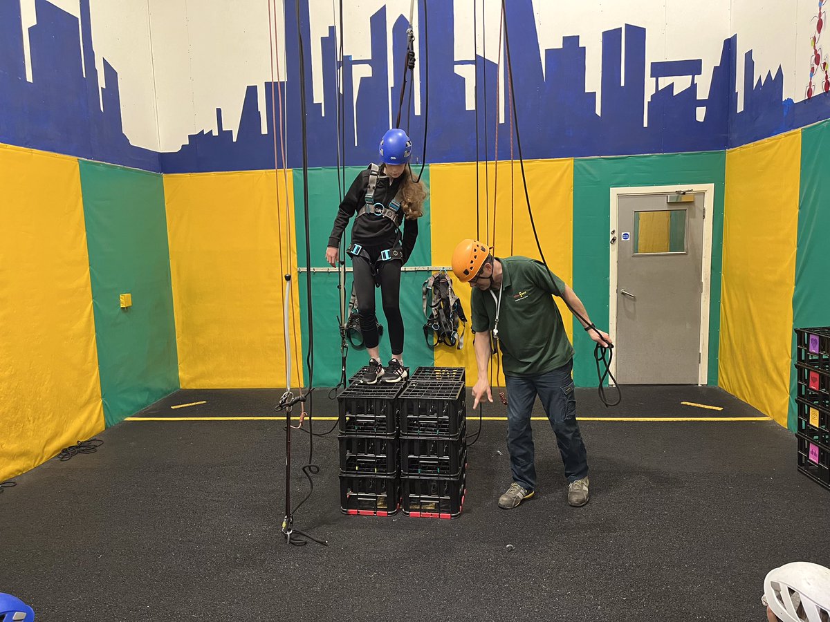 MrMacklin3's tweet photo. Mountain group @Hollymountbury then finished the afternoon on the challenging Crate challenge, amazing teamwork skills on show yet again, well done team keep it up #archerynext https://t.co/miUKGp3MaD