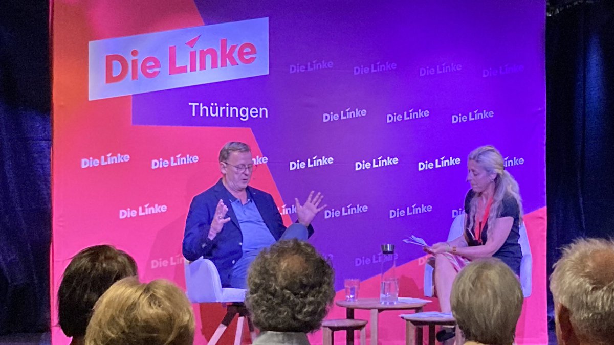 Volles Haus heute Abend in #Greiz im #10Arium mit <a href="/bodoramelow/">Bodo Ramelow</a> bei unserer Wahlkampftour #RamelowUnterwegs - mit dabei unsere Direktkandidaten in der Region <a href="/leonmwalter/">Leon M. Walter</a> &amp; Alexander Frieß. Morgen dann in #Hildburghausen &amp; Samstag in #Suhl. #linke #Thueringen