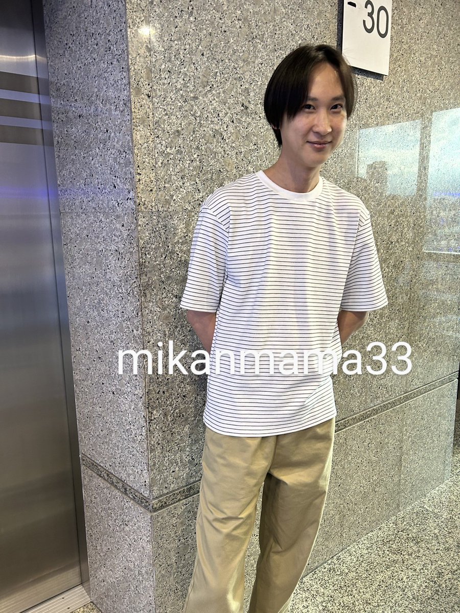 mikanmama33's tweet image. そしてまさかのNew監督にも遭遇😆😆✨️✨️
New監督も写真OKか聞いたら撮らせてくれました😍😍💓💓
New監督もめちゃくちゃかわいかったです😉💕
とっても嬉しかったなぁ😊✨️
#aloneww