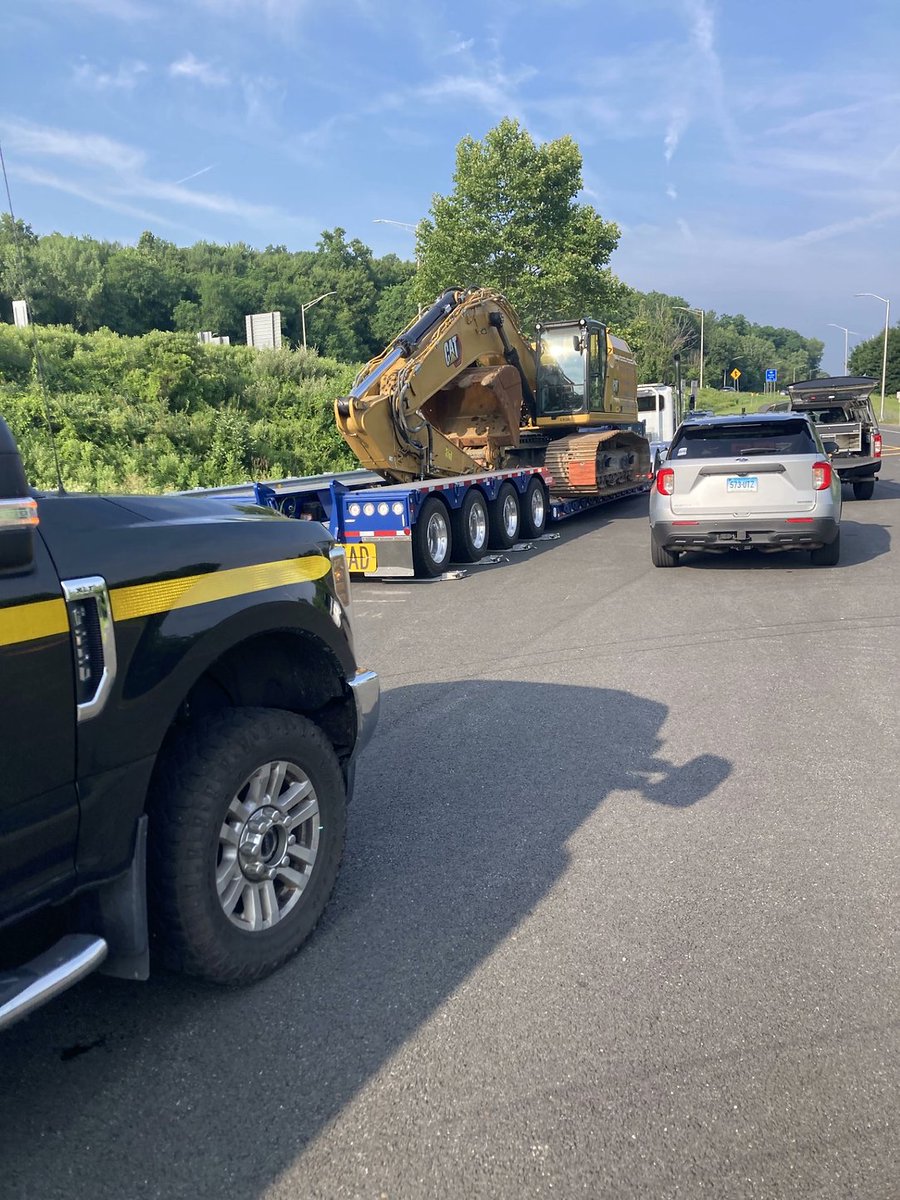 newsbell's tweet photo. TOO HEAVY: A commercial vehicle, heading east through #Danbury, on Wednesday bypassed a mandatory scale on the highway by using a secondary road. @Ct_State_Police stopped the vehicle and discovered it was 103,000 pounds over the maximum weight limit. On top of that, the driver of the vehicle did not have a Ct overweight vehicle permit and had other violations. The cost to the driver/company: $39,101 fine.