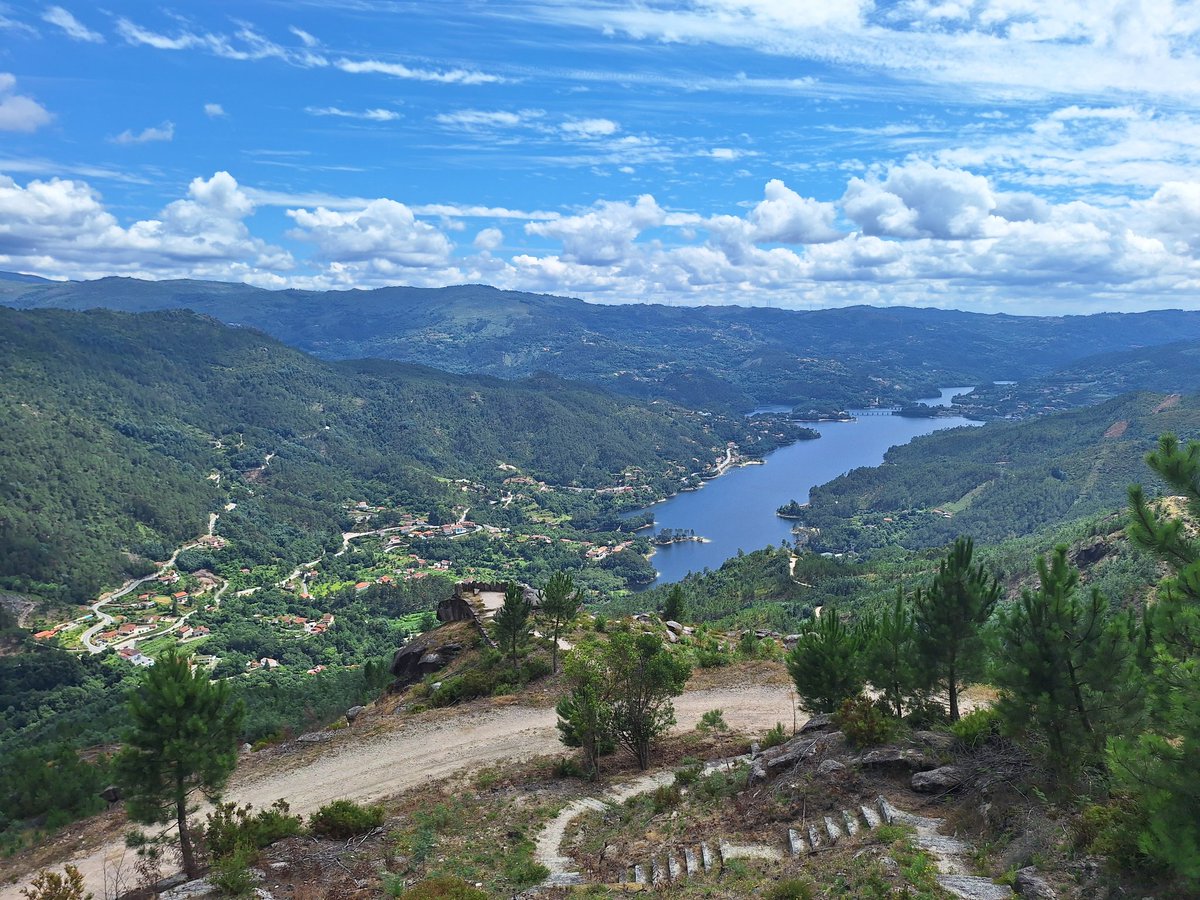 PedroBCorreia's tweet photo. #Geres 🌲⛰️
#UAEProLeague #FinalScore #AbuDhabiSports #Ronaldo #Football #Broadcast #Portugal #Dubai #UAE https://t.co/557SgzPOLl