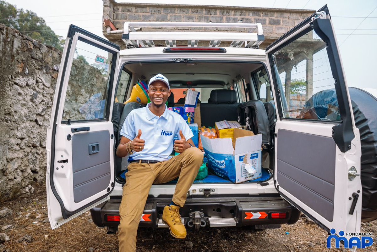 Michael Tshibwid tweet media