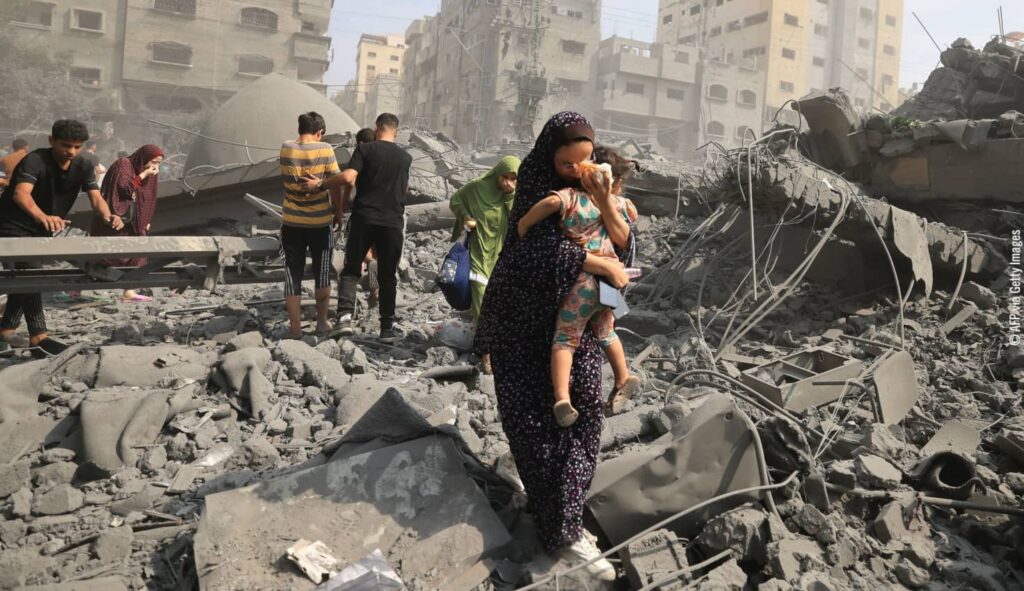 Alarma observar como se intenta normalizar la masacre y exterminio del pueblo de #Palestina en #Gaza, luego de 9 meses de ataques por Israel, quien cuenta con la complicidad de EE.UU. Han asesinado 38.295 personas, 88.241 han sido heridas y miles siguen desaparecidos.