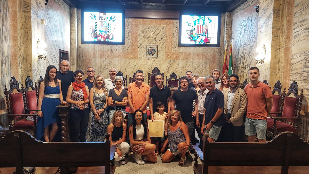 AjuntamentBerga's tweet photo. 📢 Berga ha homenatjat Xavier Tomasa Serrano pels èxits assolits en la seva trajectòria esportiva en diferents competicions d’atletisme i curses de muntanya. https://t.co/0k3Oz6iBPB