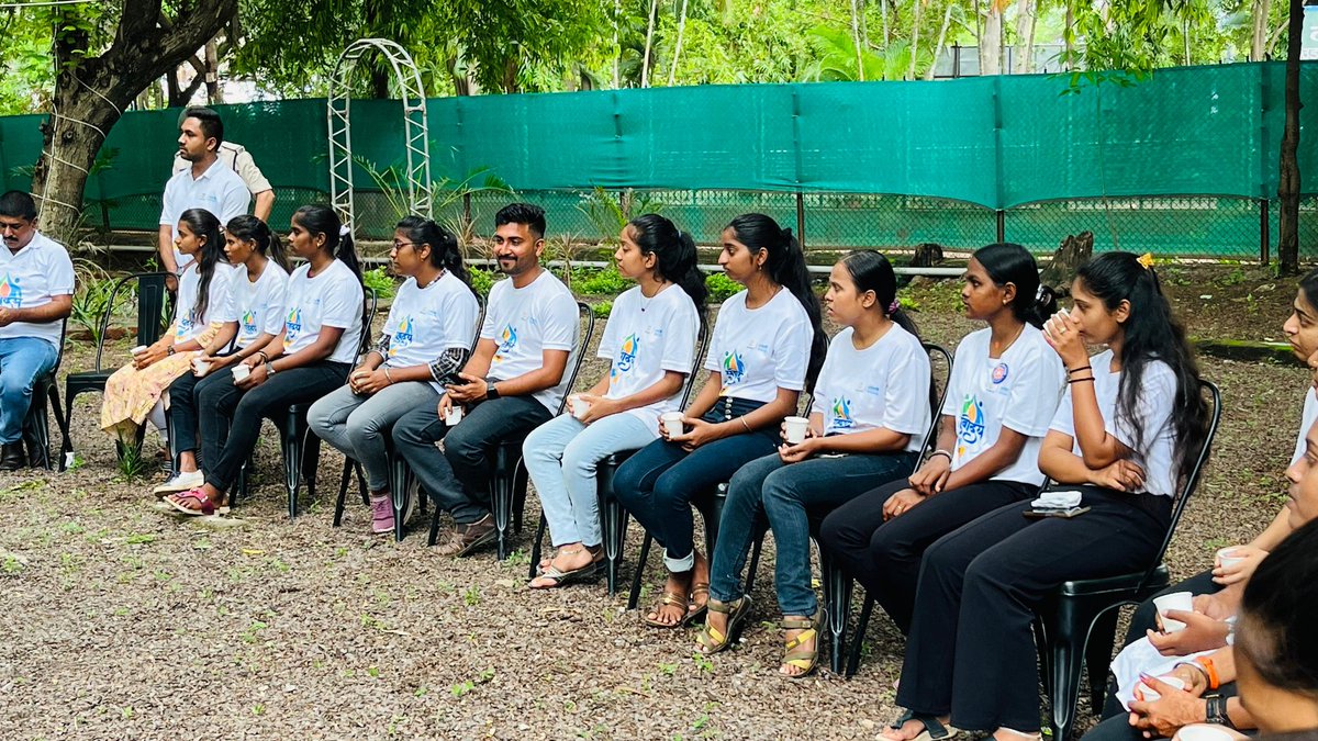 MamtaDe13380047's tweet photo. Celebrating a Year of Impact! 🎉 

Yuvoday volunteers shared their inspiring experiences with district officials at the Coffee with Collector event.

Together, we’ve made a difference in our community!
Here’s to many more years of service and growth!✨

@YuvodayDurg @UNICEFIndia https://t.co/nINk1tQM4i