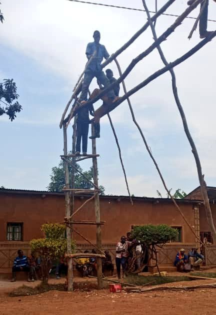GicumbiN's tweet photo. None kuwa 11/07/2024
Urubyiruko rwa @GicumbiDistrict #Gitisector kubufatanye nubuyobozi
Bakoze umuganda hatemwa ibiti no kubitunda byo kubaka #kazeneza Murwego rwo Kwitegura neza amatora azaba 15 Nyakanga 2024. https://t.co/H2Aw6knmlB