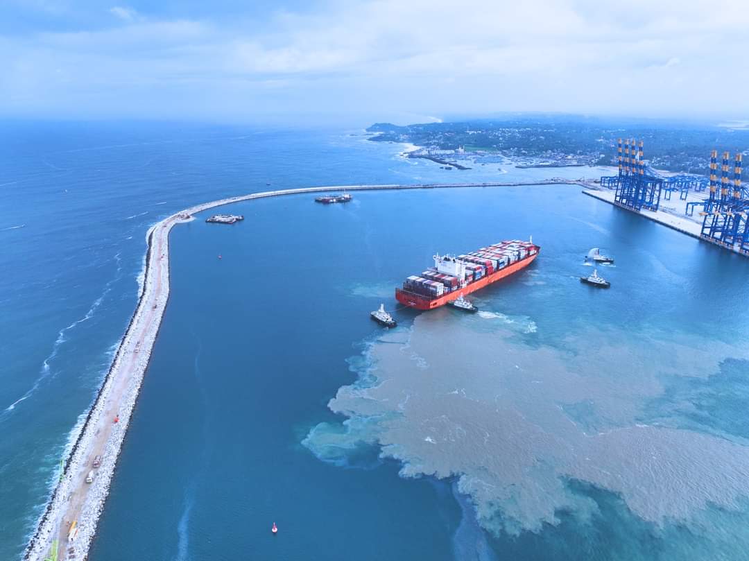 Robinjourno's tweet photo. Today marks an epic moment as Vizhinjam International Seaport welcomes its first Mother Ship! Vizhinjam container transshipment port now in operation, #VizhinjamPort #Vizhinjam https://t.co/fJdmXOHSWN