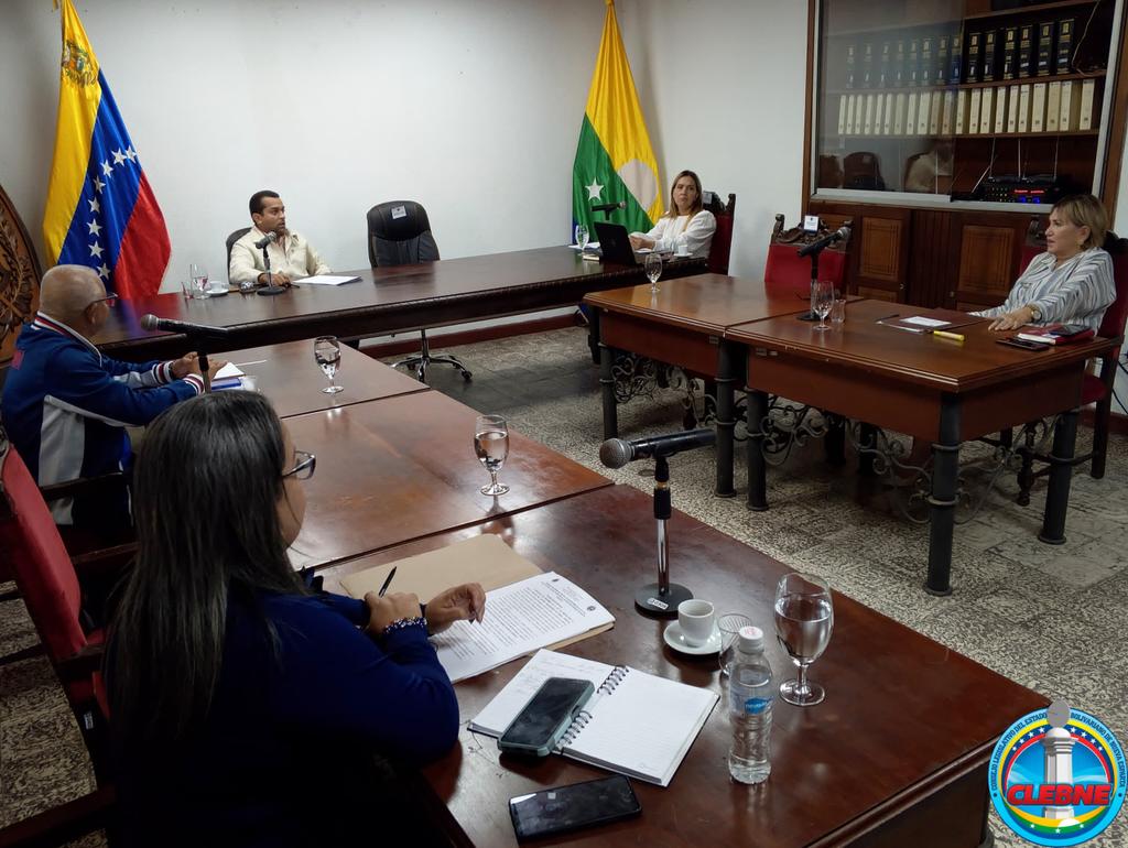 Sesión ordinaria #35.

#11Jul
#KeLacreoLaPoesia 
#ConsejoLegislativoNE
#NuevaEsparta