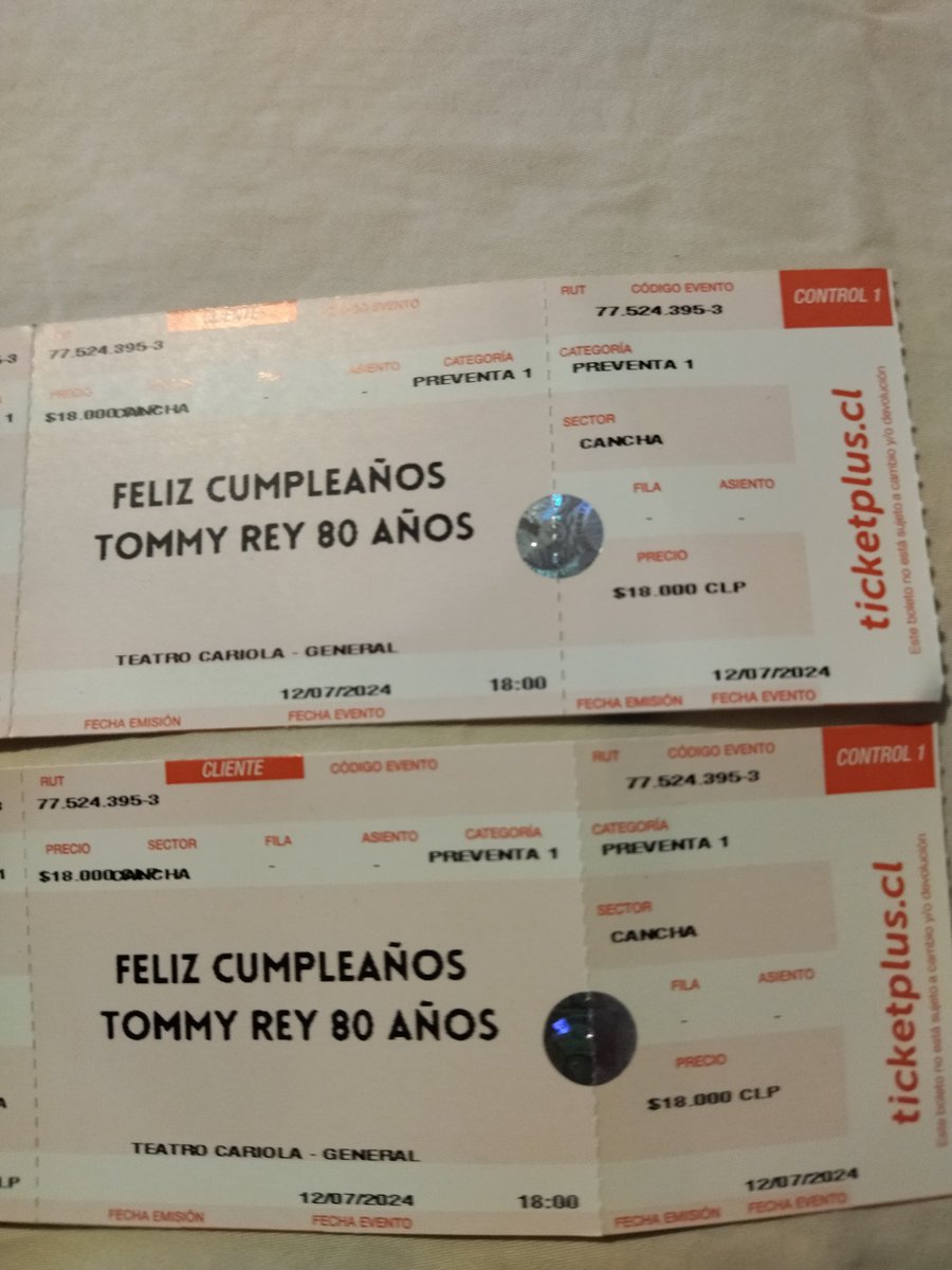 CeciTITISOTO's tweet photo. Vamos a llenar el @teatrocariola este viernes 12 para celebrar el cumple del gran Tommy Rey Ven a mover las cañuelas con buena #MusicaChilena Ademas estará la banda @sinergia @rorral https://t.co/LQEvPmbKUw