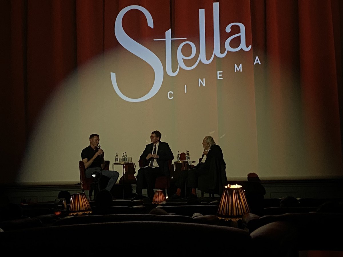 paulhayesman's tweet image. Fascinating discussion with @DPuttnam @PJohnstonFCDO and @DavidGillick in advance of a screening of Chariots of Fire. 100 years to the day since the great 400 metre win depicted in the film.