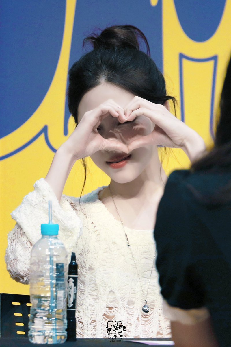 231124 류진🫶🏻

#ITZY #있지 #RYUJIN #류진