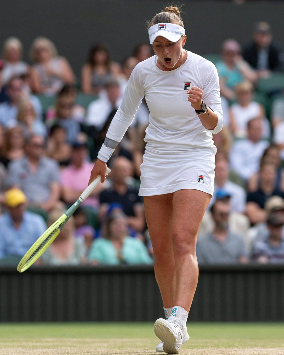 Wimbledon's tweet photo. Barbora bounces back 🇨🇿

Krejcikova takes the second set 6-3 to force a decider

#Wimbledon https://t.co/E3ZkXagEnn