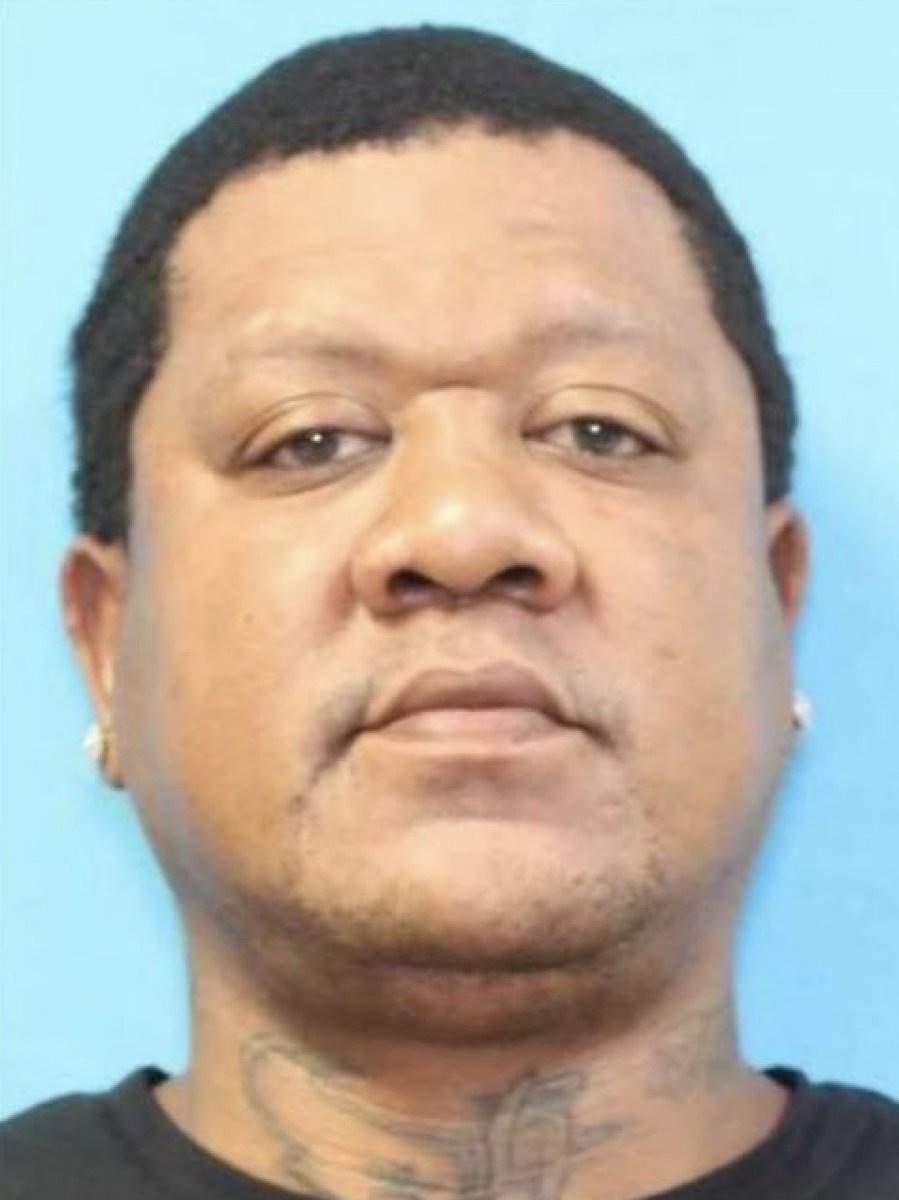 HCSOTexas's tweet image. HCSO seeks your assistance in locating Ronnie Palmer. He is wanted for an Aggravated Assault that occurred on July 10, 2024, at 15634 Wallisville in East Harris County. He is also a person of interest in the Capital Murder of a Harris County Sheriff’s Deputy. #HouNews