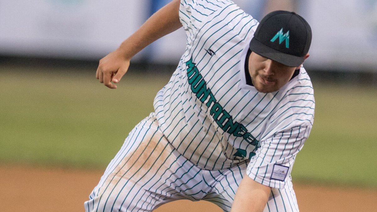 #RCBL: Mountaineers Win Sixth Straight (via <a href="/VTCody/">Cody Elliott</a>): dnronline.com/sports/recreat…
