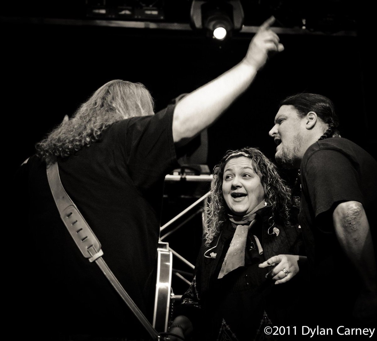 JVPehrson's tweet photo. #TBT @sunbecker and I working out harmony parts on “Blue Sky” with @thewarrenhaynes before he sat in with @furthurband in #NY.  

#furthur #gratefuldead #GDFamily #love #music @allmanbrothers https://t.co/IMi43oDz9Y