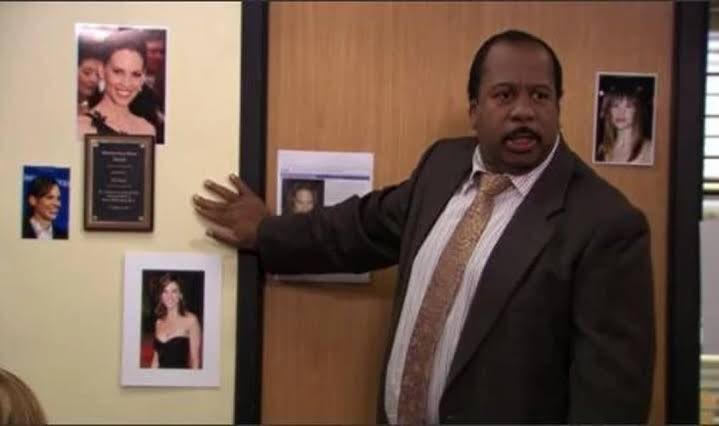 officedundies's tweet photo. E o pessoal de The Office que odeia tanto trabalhar que ficaram um episódio inteiro discutindo se uma atriz é gostosa ou não https://t.co/T0sxitguRa