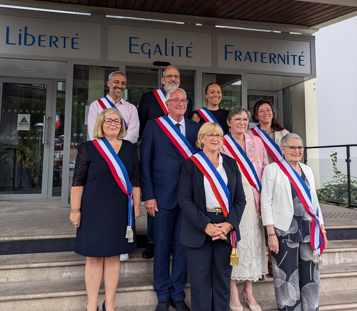 BoucaultAline's tweet photo. Félicitations à Madame Le Maire @DeloignonM et à son équipe. Une pensée émue pour @dominiqugambier qui à accomplie un travail remarquable pendant 30 ans à Déville lès Rouen. https://t.co/MCsJaVHo0p