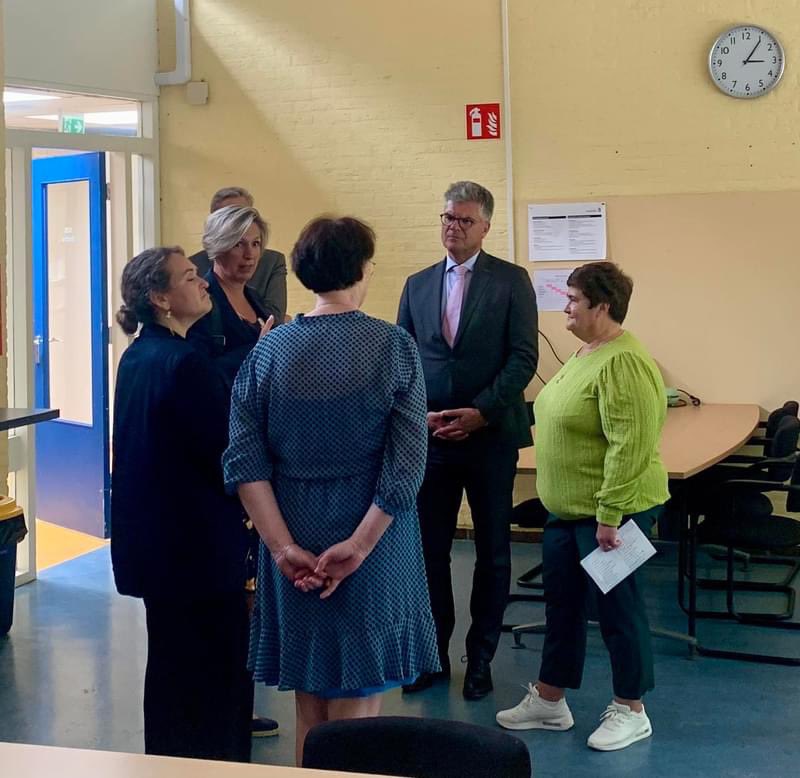 SchoorHenk's tweet photo. Commissaris van de Koning @ProvUtrecht dhr. H. Oosters op ambtsbezoek in #Renswoude Gesprek met burgemeester, presentaties en naar opvanglocatie Oekraïners #Borgwal Daarna heeft wethouder tijdens fietstocht langs #N224 de zorgelijke veiligheidssituatie onder de aandacht gebracht. https://t.co/zSTCzindro