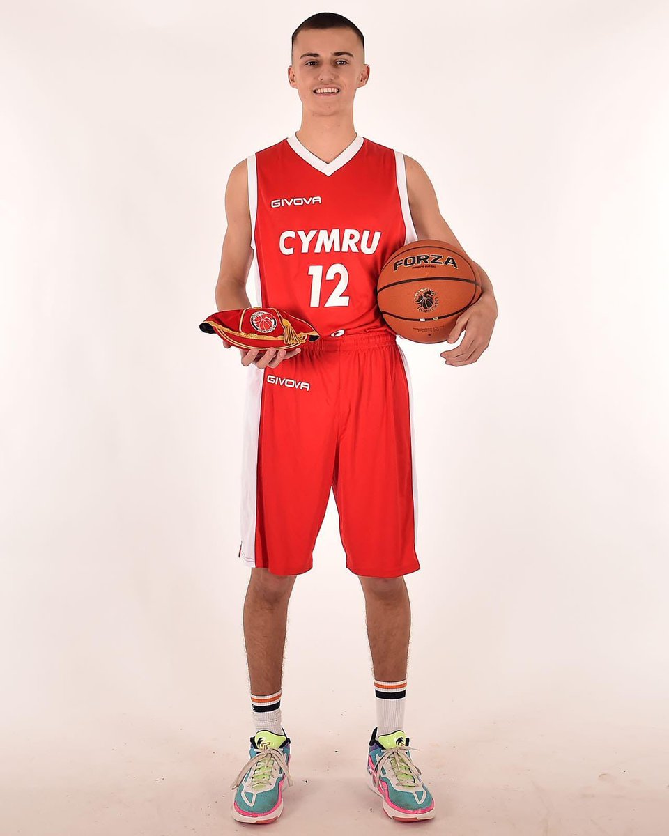 🏀🏀🏀🏀🏀🏀🏀🏀🏀🏀🏀🏀
Llongyfarchiadau mawr i ddysgwr Blwyddyn 11 Gethin Bayliss a gynrychiolodd dîm Pêl-fasged Dan’16 Cymru yn Ewrop yn ddiweddar yng Nghwpan Haf Basged Valencia 2024. Llwyddiant arbennig Geth!

🏴󠁧󠁢󠁷󠁬󠁳󠁿 Talent #TîmLlan 🔵⚫️
<a href="/yggllangynwyd/">yggllangynwyd</a>