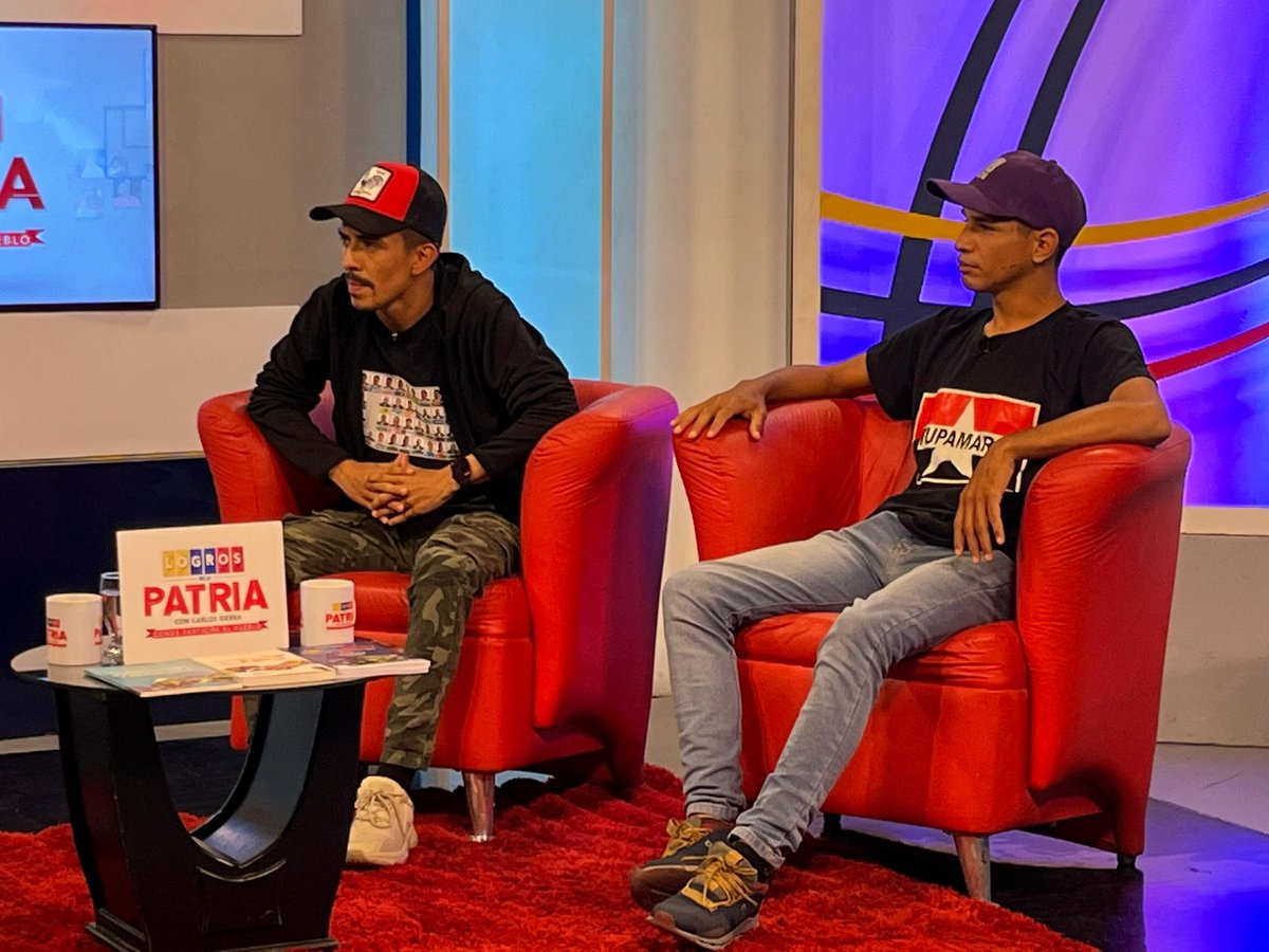 Nuestro camarada <a href="/kilverAparicioB/">Kilver Aparicio</a>, Resp. Nacional de Juventud, dijo presente en el programa "Logros de la Patria" conducido por <a href="/SierraCarlosVEN/">CARLOS SIERRA</a> transmitido por <a href="/TvesSonrie/">TVES</a>

¿Y los TUPAMAROS dónde están?
!Apoyando a Nicolás! 🔴⚫

<a href="/NicolasMaduro/">Nicolás Maduro</a>
#TupamaroConNico