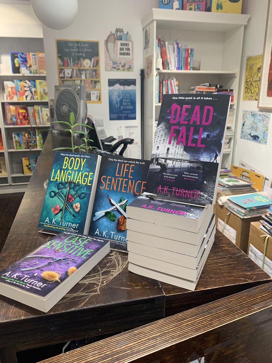kellyyrosee15's tweet image. Tonight I’m at the beautiful @nomadbooks to celebrate the launch of the newest case for Cassie Raven #DeadFall - officially out next week! @AKTurnerauthor @ZaffreBooks
